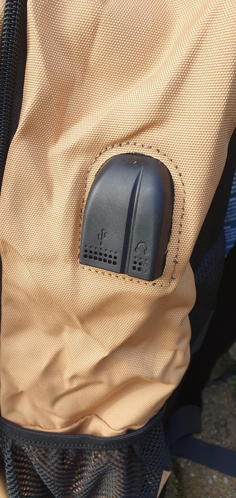 Brand New Della Gao Backpack In Mustard,USB Charging Port,Headphone Hole, Fit's 17 Inch Laptops