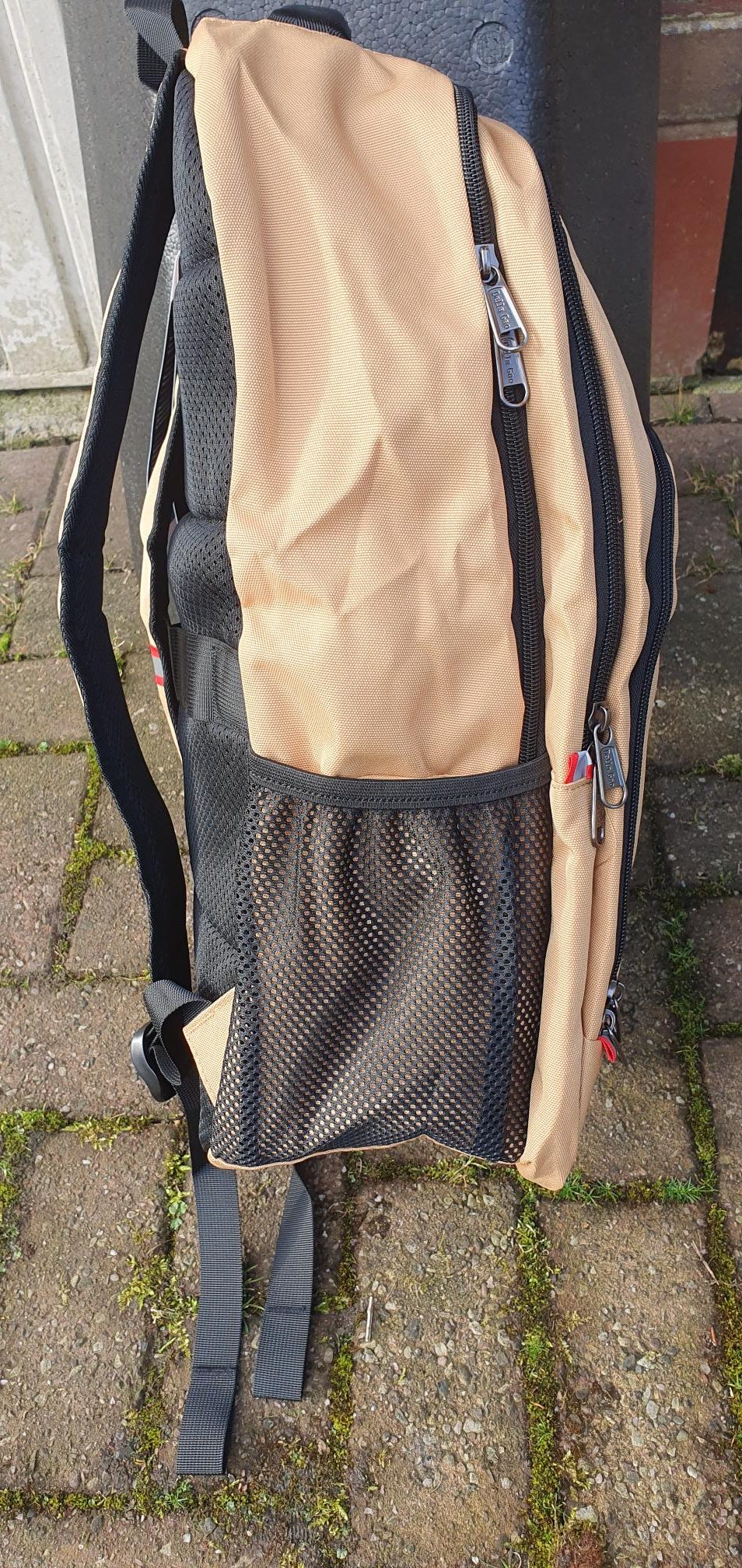 Brand New Della Gao Backpack In Mustard,USB Charging Port,Headphone Hole, Fit's 17 Inch Laptops