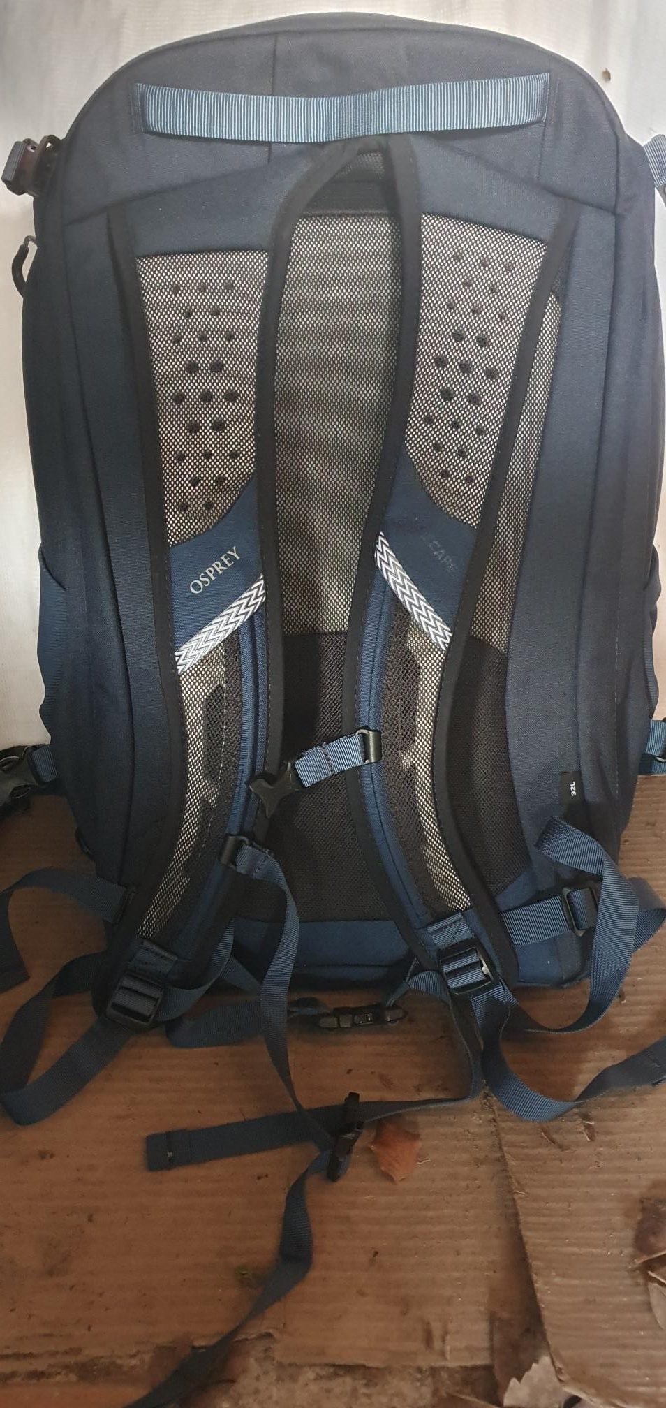 Brand New with Tags Osprey Kestrel 48L Backpack In Black..