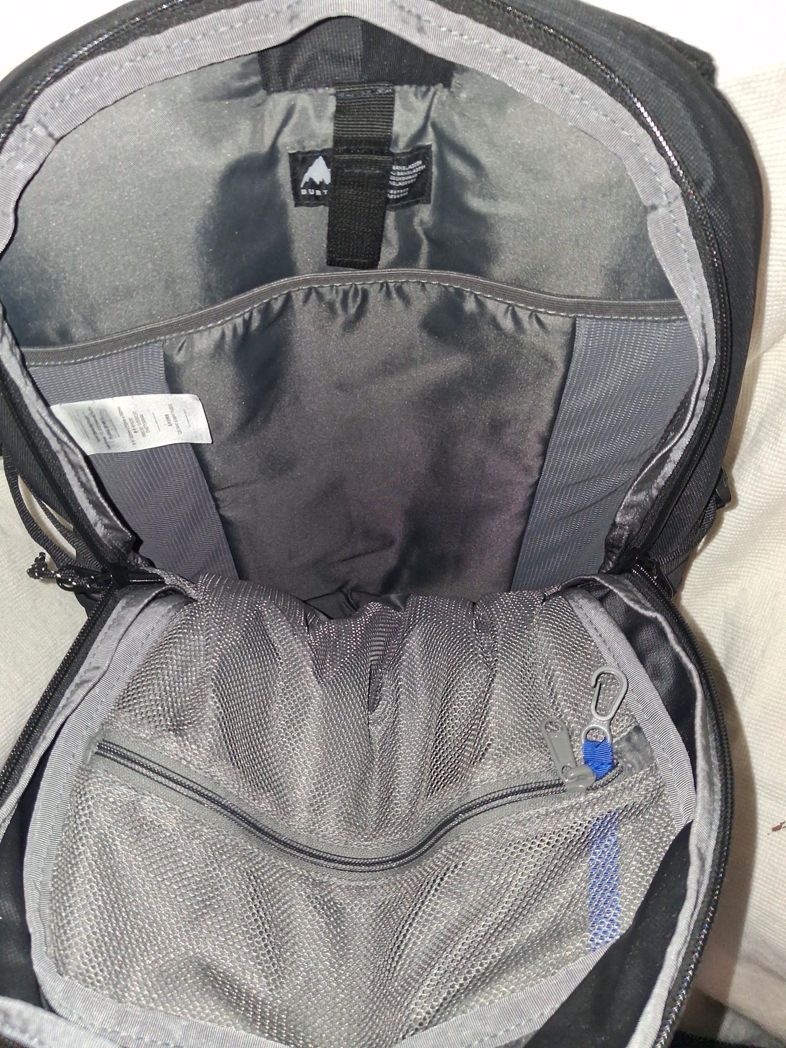 Brand New with Tags Burton Sidehill Unisex18L True Black...
