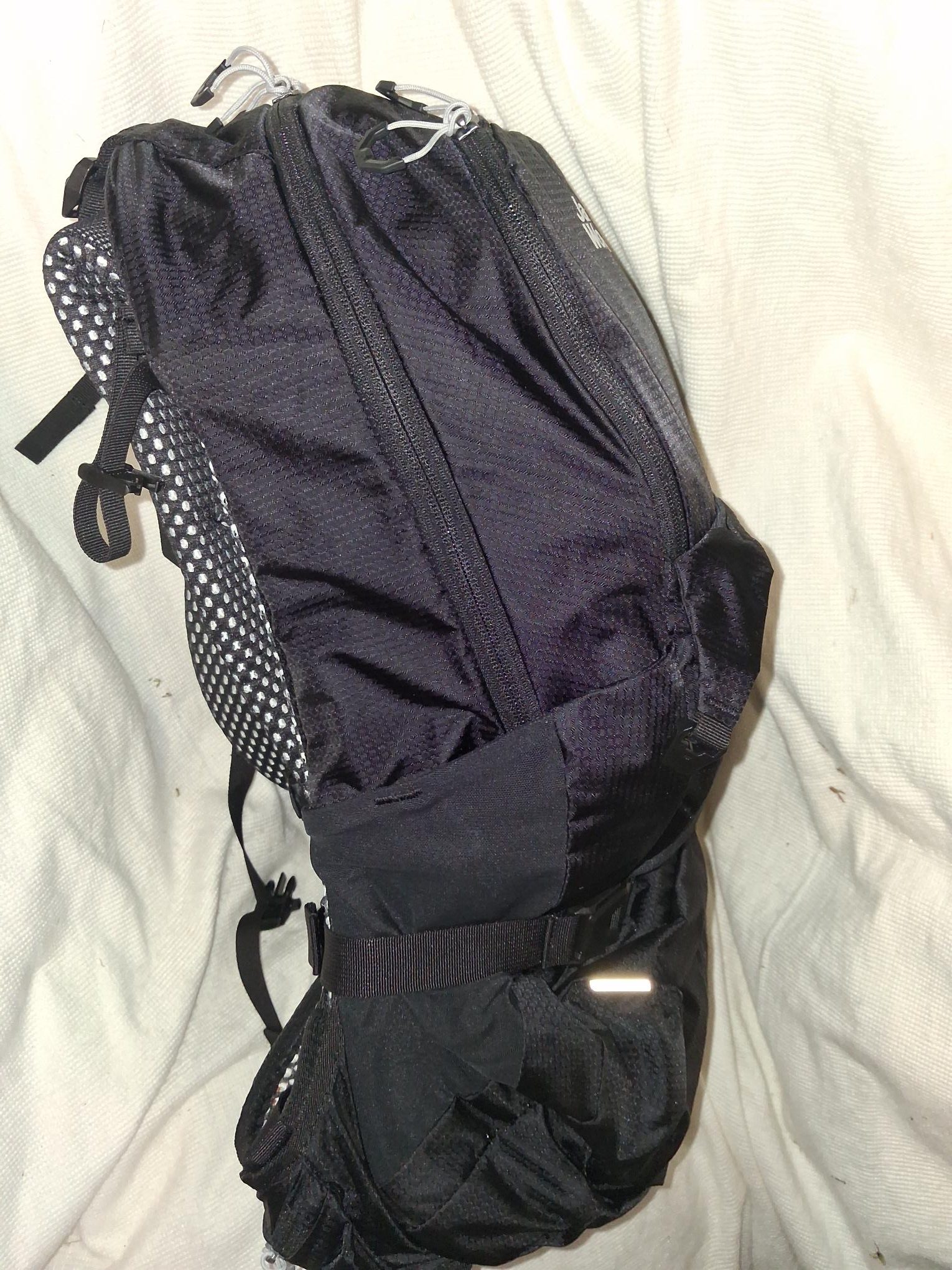 Brand New Jack Wolfskin Crosstrail 24 LT ( M-L ) Hiking Pack In Black..