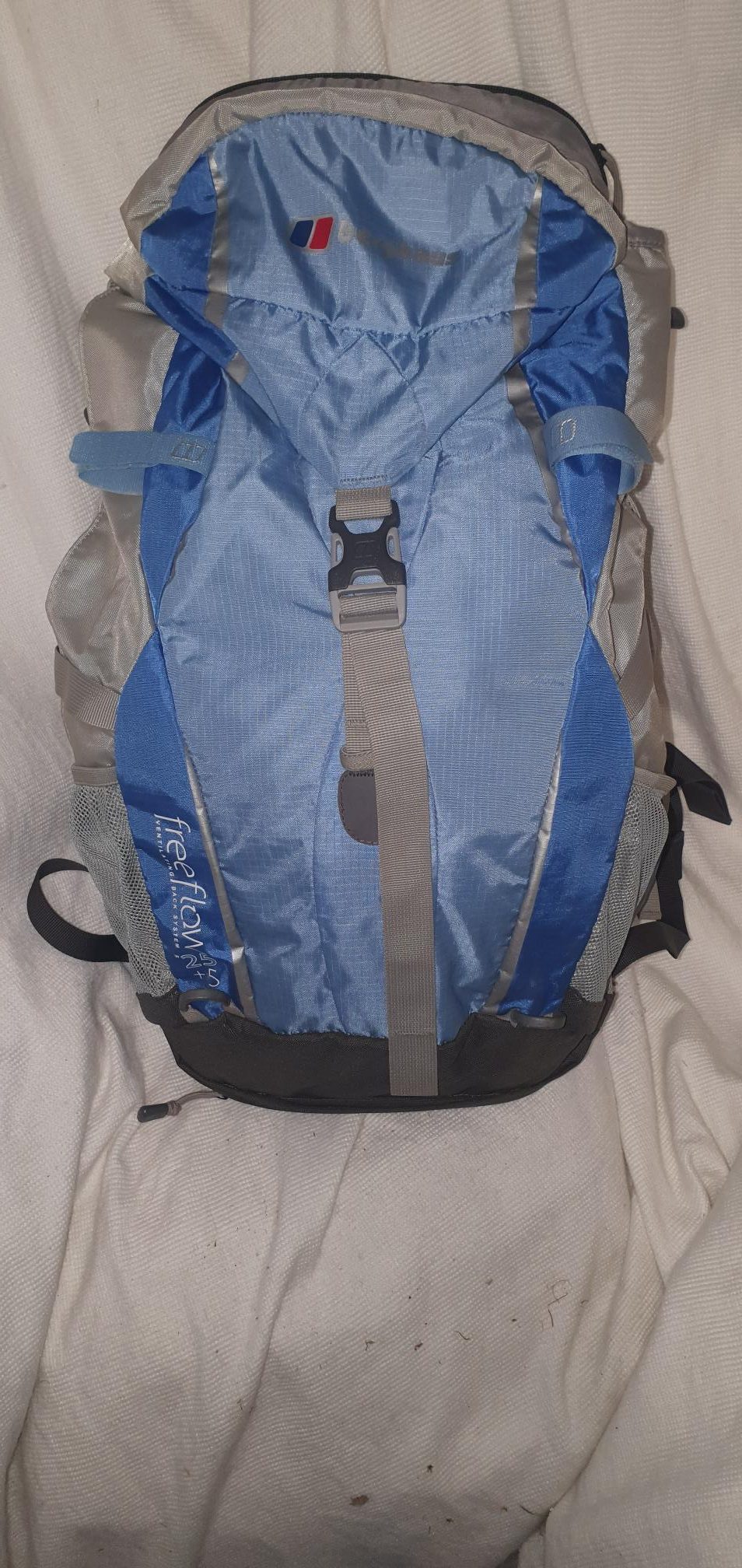 Ex Display Berghaus Freeflow 25 +5L Backpack in Blue..