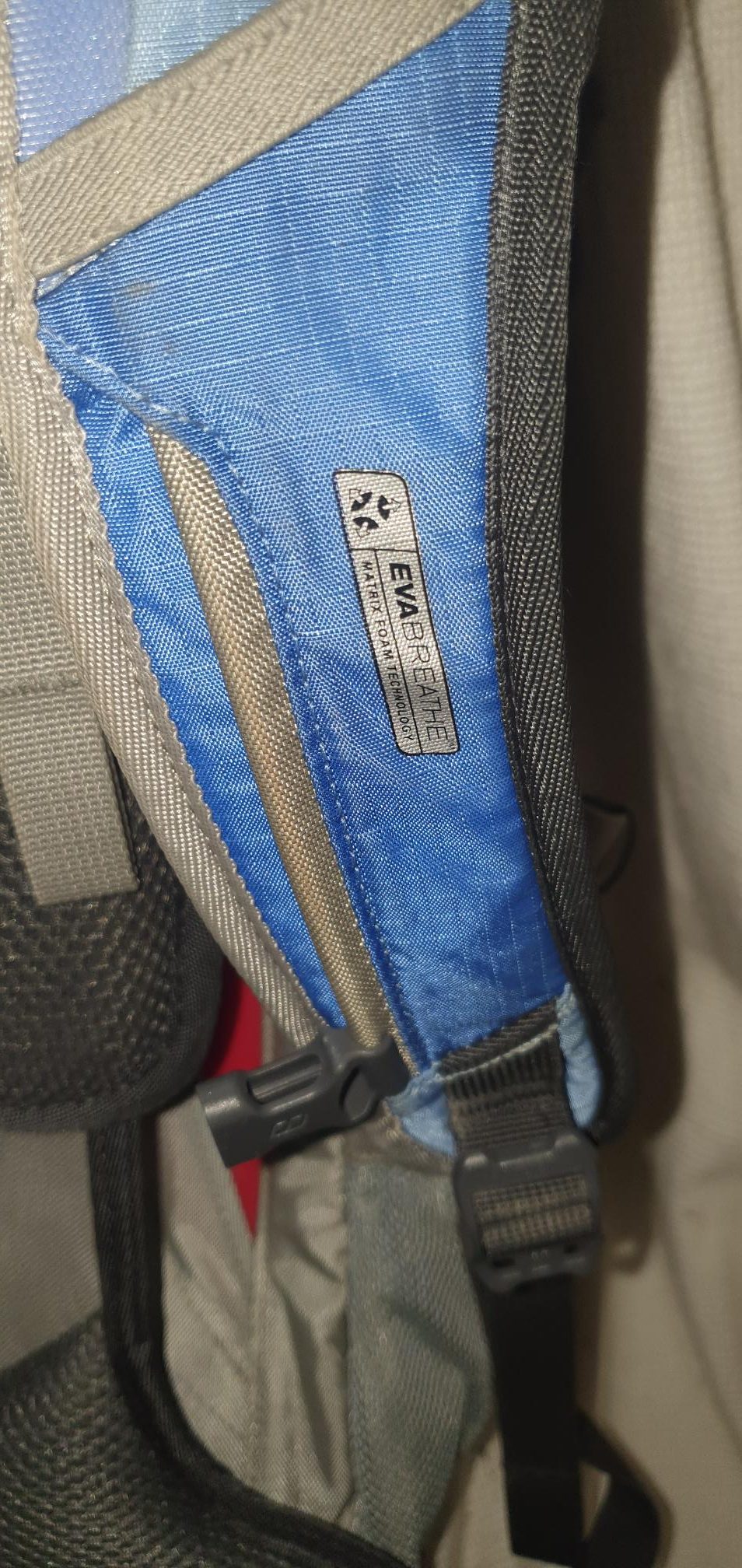 Ex Display Berghaus Freeflow 25 +5L Backpack in Blue..