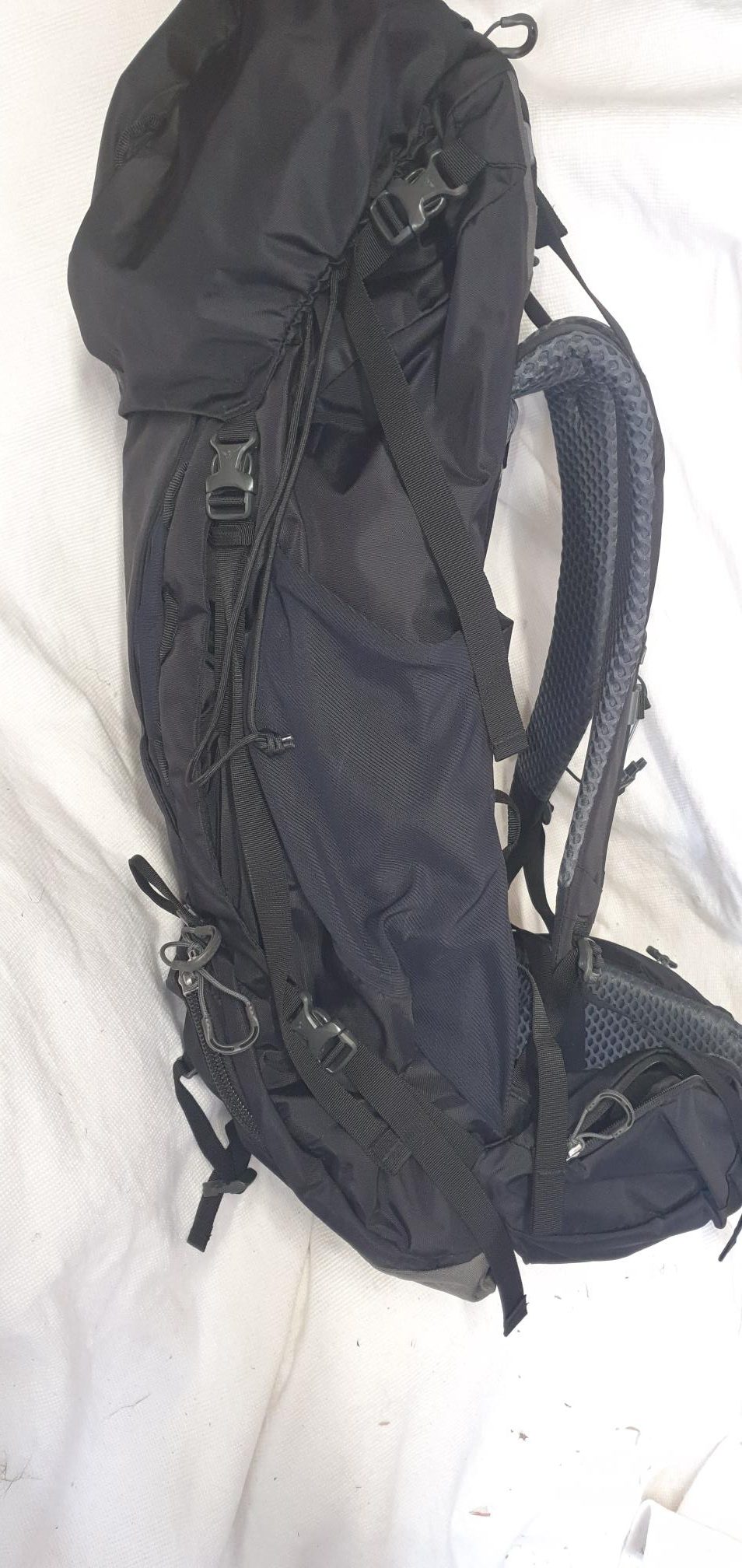 Brand New New Osprey Kestral 68 Backpack In Black..